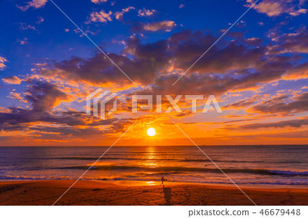 黎明的衝浪者（Chiba Katsuura-buhara Coast） 46679448