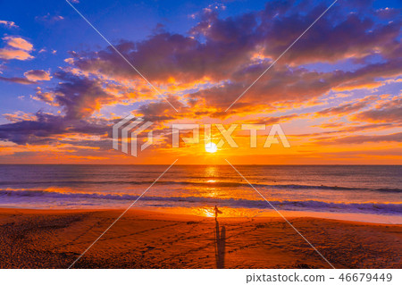 黎明的衝浪者（Chiba Katsuura-buhara Coast） 46679449