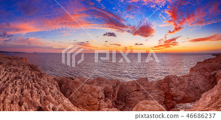 Sunset at sea 46686237