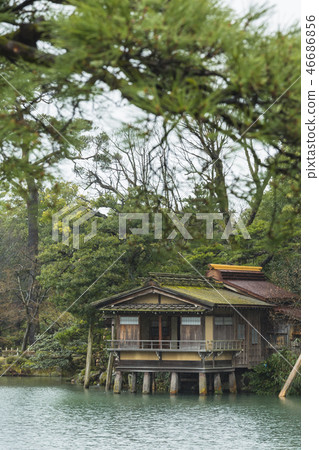 石川金澤的劍六園霞池的內橋亭 46686856