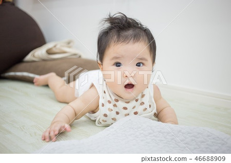 一個說謊的嬰兒 46688909