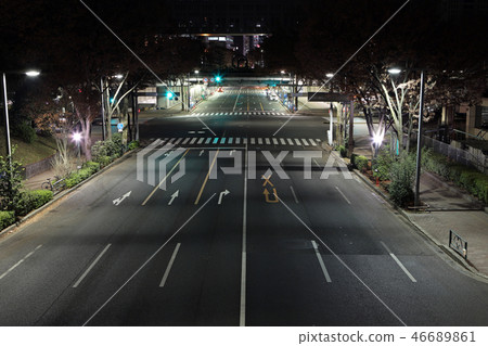 Traffic in front of Tokyo Metropolitan Government 46689861