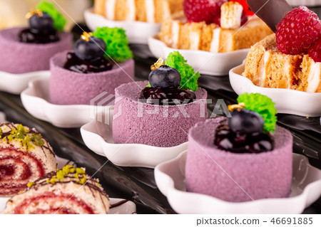 Blackcurrant velveteen with blackcurrant jelly 46691885