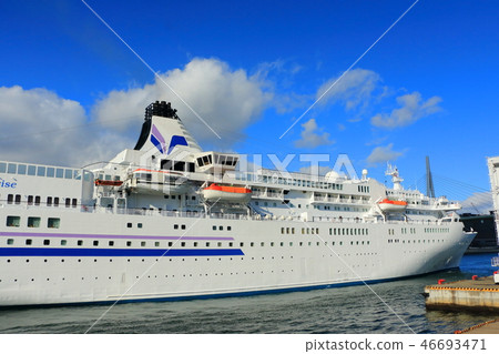 Cruise Passenger Ship Pasifiich · Bridge Osaka Port Entry Port Cruise Passenger Ship Pasifiich · Bridge Osaka Port Entry Port 46693471
