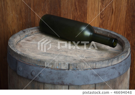 Old green wine bottle 46694048