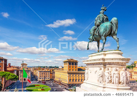 Bronze statue of Victor Emmanuel II and view on the Piazza Venezia 46695475