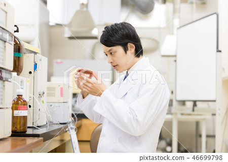 研究實驗室 開發實驗室 臨床測試 生物技術 研究實驗室 開發實驗室 臨床測試 生物技術 46699798