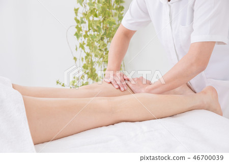 做按摩的女人 做按摩的女人 46700039