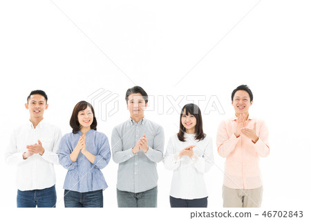 休閒男女20年代和40年代的拍手 46702843