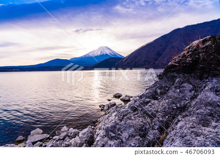 Mt. Fuji seen from the lakeside of Lake Motosu (Yamanashi Prefecture) Mt. Fuji seen from the lakeside of Lake Motosu (Yamanashi Prefecture) 46706093