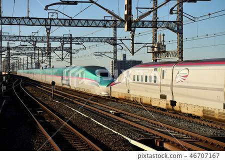 秋田新幹線E6系列Z5陣型小町E5系列隼鳥 46707167