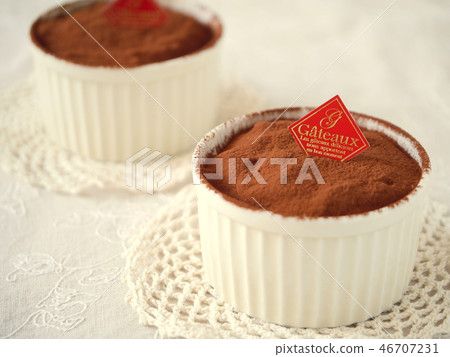 Tiramisu cocot (horizontal position) 46707231
