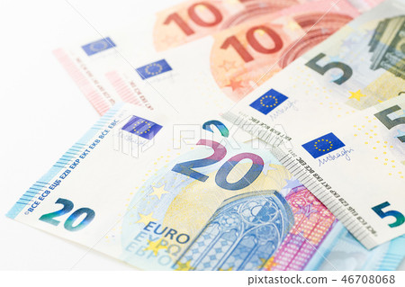 Euro 46708068