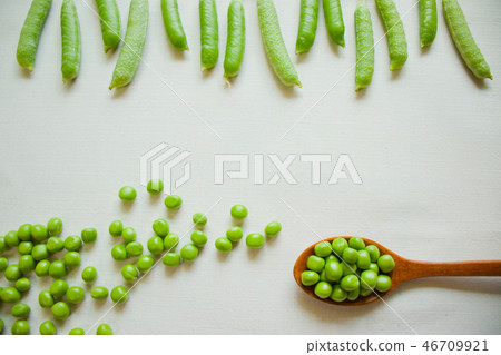 Pea background, healthy food background Pea background, healthy food background 46709921