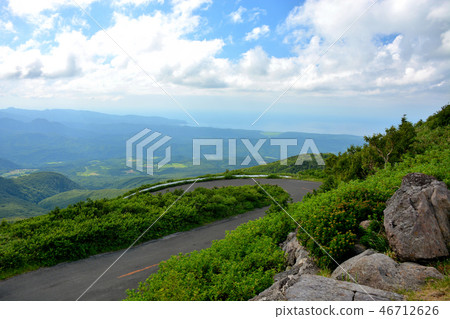 東北,青森,津輕,磐城山,津輕富士,津輕磐城天際線景觀,從頂部的停車場(3) 東北,青森,津輕,磐城山,津輕富士,津輕磐城天際線景觀,從頂部的停車場(3) 46712626
