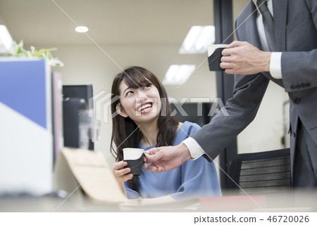 Boss and subordinates coffee 46720026