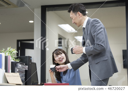 Boss and subordinates coffee 46720027