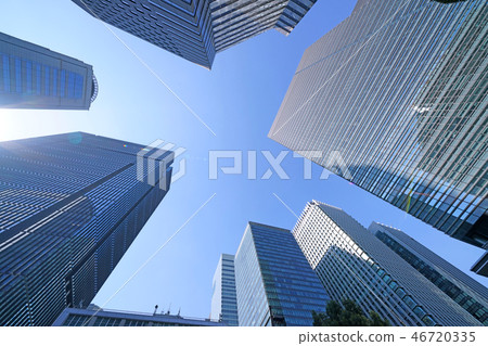東京都市風景在日本大手町摩天大樓（右上方的大手町廣場） 46720335