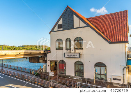  Tokyo Monorail in front of Oi Racecourse 46720759