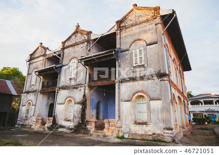 Old Colonial building in Sakon Nakhon, Thailand. Old Colonial building in Sakon Nakhon, Thailand. 46721051