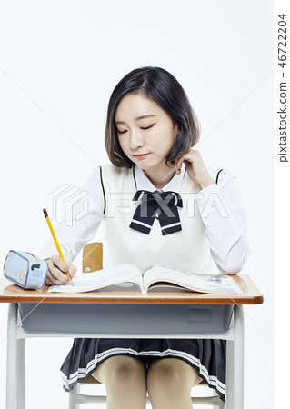 Middle school students, High school students, Students, Education Middle school students, High school students, Students, Education 46722204