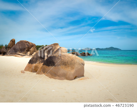 White sand beach. Vietnam 46723190