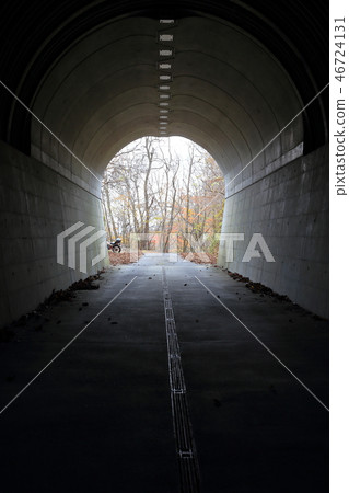 View of Tokyo side from inside tunnel tunnel in autumn Shishigu old road View of Tokyo side from inside tunnel tunnel in autumn Shishigu old road 46724131
