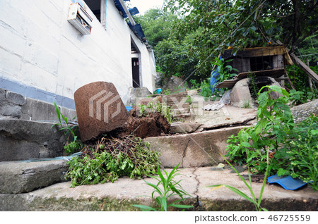 Houses in the village of Gunsan City near the demolition by redevelopment 46725559