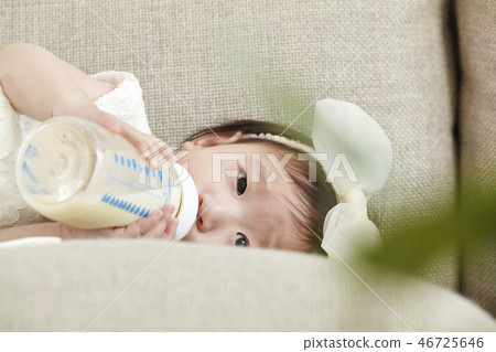 嬰兒，嬰兒，嬰兒，兒童，房子 46725646