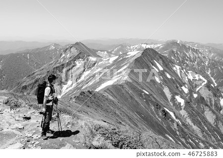 Tanigawadake mountain climbing in spring (Tomano from the ear to see the head of Ojika swamp and Mt. Mantaro) Tanigawadake mountain climbing in spring (Tomano from the ear to see the head of Ojika swamp and Mt. Mantaro) 46725883