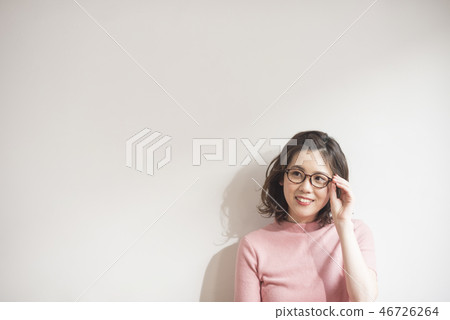 Girl with fashionable glasses 46726264