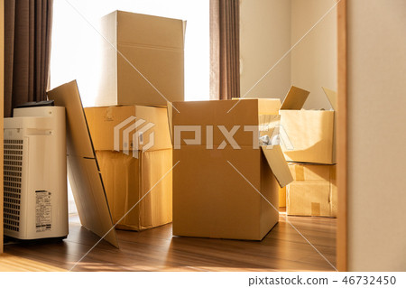 Moving new life cardboard 46732450