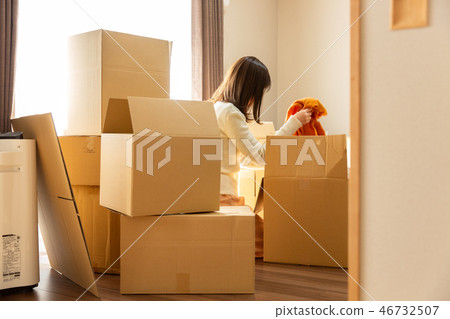 Moving new life cardboard Moving new life cardboard 46732507