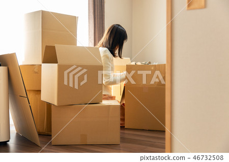 Moving new life cardboard Moving new life cardboard 46732508