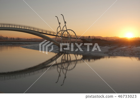 微腿(自行車橋)日出景觀 微腿(自行車橋)日出景觀 46733023