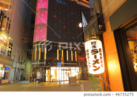 Nakasu福岡縣博多區,福岡市,中洲娛樂區的風景和小巷 Nakasu福岡縣博多區,福岡市,中洲娛樂區的風景和小巷 46735275