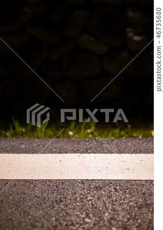 路邊窪地 路邊窪地 46735680