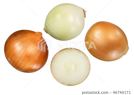 Brown onion whole and halved, top Brown onion whole and halved, top 46740171
