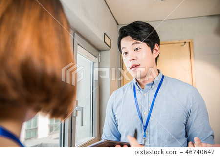 Businesswoman, office worker, meeting, businesswoman, young, business woman, announcement, reporting, casual Businesswoman, office worker, meeting, businesswoman, young, business woman, announcement, reporting, casual 46740642