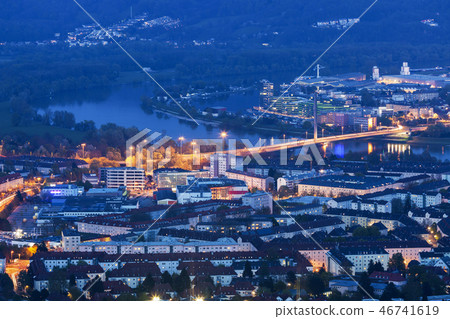 Linz panorama at night 46741619