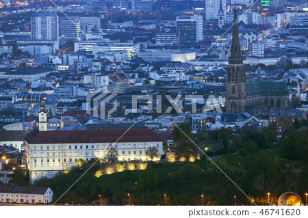 Linz panorama at night 46741620