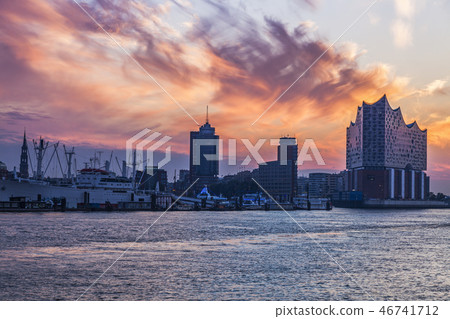Sunrise in Hamburg Sunrise in Hamburg 46741712