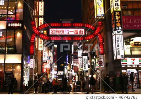東京都市風景在日本歌舞伎町夜視圖 東京都市風景在日本歌舞伎町夜視圖 46742765