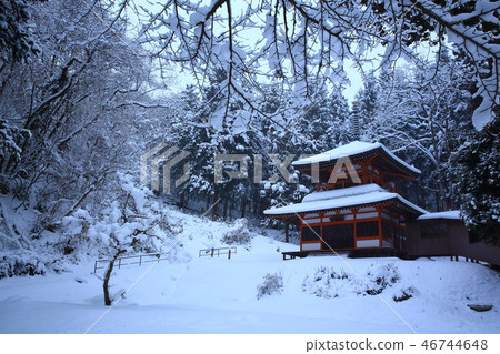 Gokurakuji Temple in winter 46744648