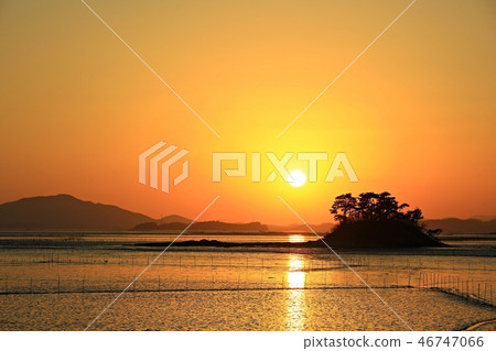 Beautiful glow! Wawon Beach 46747066