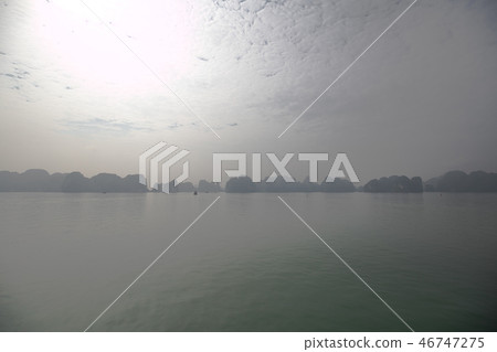 vietnam halong 46747275