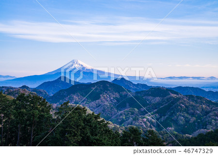 (靜岡縣)從伊豆之國,山崎的群山和富士山出發 (靜岡縣)從伊豆之國,山崎的群山和富士山出發 46747329