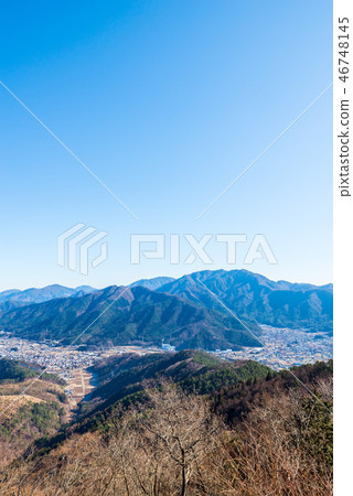 從荒山山御殿（山梨縣富士吉田市）看的山景和城鎮景觀*照片攝於2016年12月 46748145