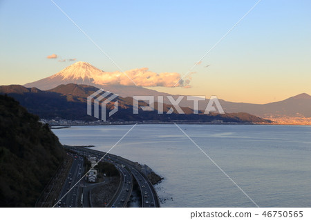 從富士山腳下的日落 46750565