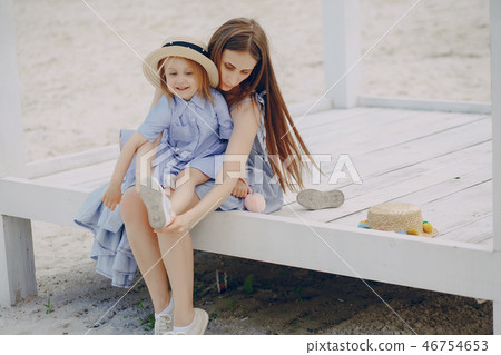 Mother with daughters 46754653